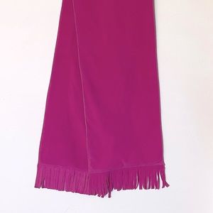 Magenta fleece fringe scarf 🧣